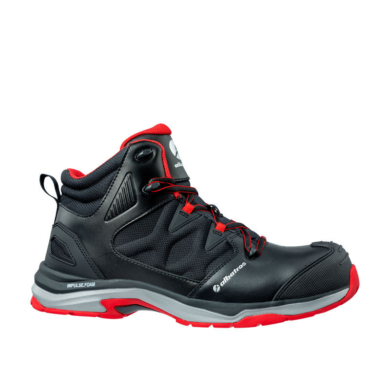 636200_ULTRATRAIL_RED_Mid_210_list_WEB